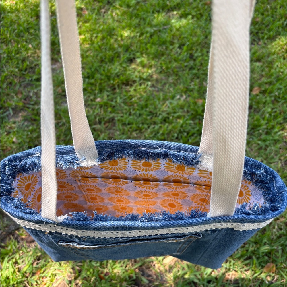 Chic Denim Tote with Lace and Daisy Accent - Picture 6 of 10